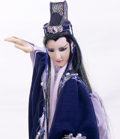 穿玉霄